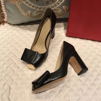 Úplne luxusné topánky ženy bow-tie blok podpätky šaty čerpadlá kožené uzavreté prst strany topánky jarné módne topánky 2020 dámske topánky images