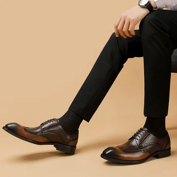 Muži kožené topánky business šaty, oblek, topánky mužov značky Bullock pravej kože čiernej čipky svadobné topánky mens Phenkang 2020 images